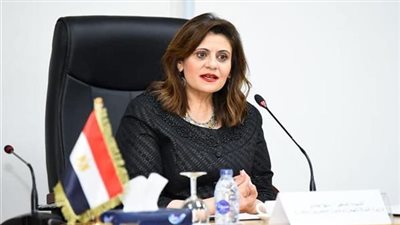 وزيرة الهجرة والملحق العمالي السعودي يوضحان حقوق وواجبات العمالة المصرية