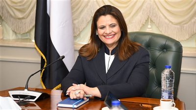 وزيرة الهجرة والملحق العمالي السعودي يوضحان حقوق وواجبات العمالة المصرية