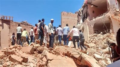 استخراج جثتين وارتفاع أعداد المصابين لـ 9 بعقار رشيد