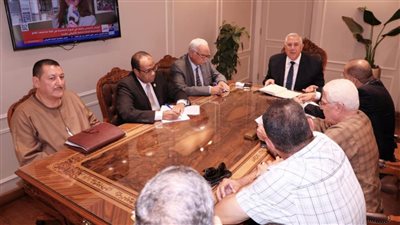 وزير الزراعة يشددُّ على المرونة في صرف الأسمدة للمزارعين