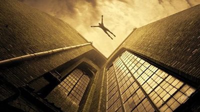  الشعور بالسقوط في الأحلام وعلاقته بالقلق وفقدان السيطرة