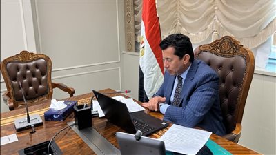 وزير الرياضة: 