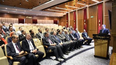  تسليم شباب المهندسين شهادات برنامج البرمجة في مصافى التكرير (صور)