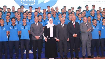 وزير العمل يشهد تخرج الدفعة الثانية من طلاب مدرسة السويدي للتكنولوجيا التطبيقية