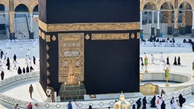 اختفاء ظل الكعبة المشرفة بعد تعامد الشمس