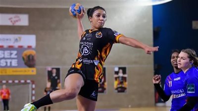 بعد قرار اعتزالها.. رحاب جمعة من الجنوب إلى احتراف كرة اليد (فيديوجراف)