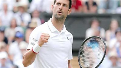 8 آلاف دولار غرامة على ديوكوفيتش لتحطيم مضرب في نهائي ويمبلدون