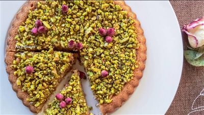 تارت البسكوت بالفستق الحلبي بخطوات بسيطة