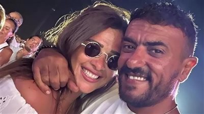 ياسمين عبد العزيز تغازل العوضي فى الساحل الشمالى