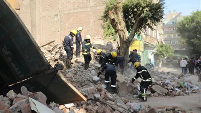 نشرة حوادث الثانية عشر صباحًا.. انهيار عقار في الخليفة وانتشال جثة وتأجيل مُحاكمة مرتضى منصور