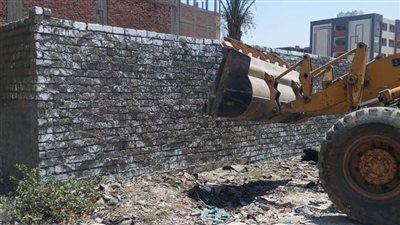  إزالة 3 حالات تعدى بالبناء المخالف بنجع حمادي 