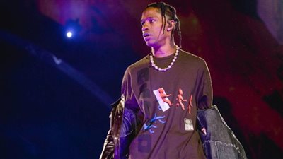 ترافيس سكوت | نجوم ومشاهير يطالبون بإقامة الحفل رغم رفض 