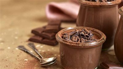 أسرع طريقة لعمل مهلبية بالشوكولاتة والبندق