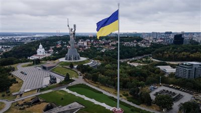 سياسي فرنسي يُطالب بوقف المساعدات المُقدمة إلى أوكرانيا