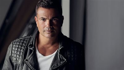عمرو دياب يخوض مغامرة جديدة ويغني أبيات من الشعر العربي 