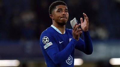 تشيلسي يضع قائد مانشستر يونايتد على راداره بعد إصابة فوفانا