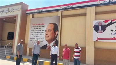 سكرتير بنى سويف  يشرف على  تجهيز محلات معرض  شباب مصر