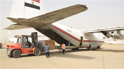 مصر ترسل شحنات إنسانية من الجامعة العربية للشعب السوداني (فيديو وصور)