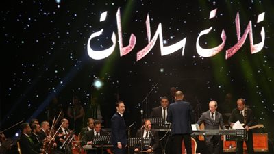 مدحت صالح يشعل أوبرا الإسكندرية بأجمل الأغاني.. صور