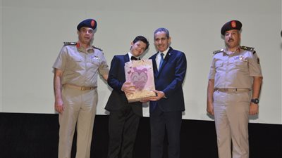 التجنيد والتعبئة تنظم احتفالية لذوي الهمم أثناء إنهاء أوراقهم بالغربية 