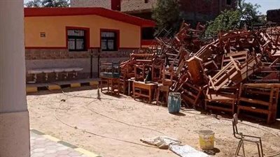 عقب تطويرها مؤخرًا.. مطالب بدعم مدرسة عزبة دنقل بمقاعد جديدة