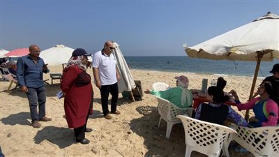 توحيد أسعار الشماسي وكراسي البحر بشاطئ بورفؤاد