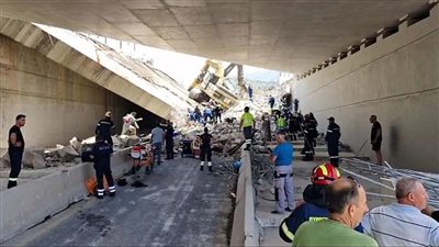 اليونان.. وفاة شخصين واحتجاز آخرين تحت الأنقاض بعد انهيار جسر قيد الإنشاء