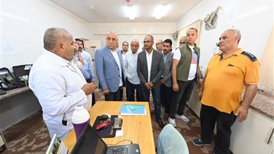 وزير الإسكان يتفقد محطة معالجة الصرف بالنوبارية الجديدة