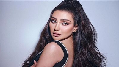 جيسي عبدو تشعل إنستجرام بلوك صيفي جذاب