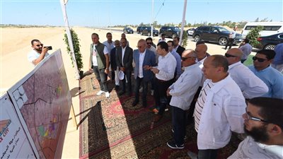 وزير الإسكان يتابع أعمال الطرق والمرافق بمدينة سفنكس الجديدة