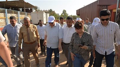 محافظ أسيوط يتفقد أعمال تنفيذ محطة معالجة صرف صحي قرية الكوم الأحمر