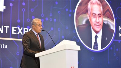 وزير العمل يفتتح ملتقى توظيف يوفر فرص عمل في 70 شركة إتصالات وتكنولوجيا معلومات