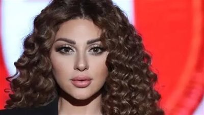 ميريام فارس تتخطي مرونة وليونة الأفعى بتمارين اليوجا الرياضية (شاهد)