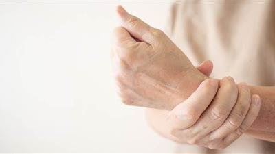 5 أطعمة تسبب أعراض النقرس الأسوأ.. اللحوم أبرزها