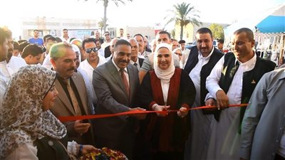 القباج وشعيب يفتتحان معرض «ديارنا» للحرف اليدوية والتراثية بمنطقة «مارينا 5»