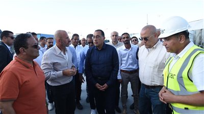 مدبولى يتابع الموقف التنفيذي للمنطقة الصناعية والمرافق بالعلمين