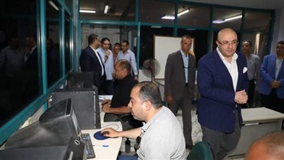 محافظ بني سويف يتفقد اختبارات المتقدمين بمركز تدريب سقارة 