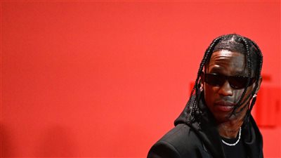 ترافيس سكوت يتحدى وينفي قرار إلغاء حفله بمصر| مفاجأة مدوية تكشف اللغز (تفاصيل) 