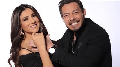 أحمد زاهر ومي عمر يدخلان لوكيشن 