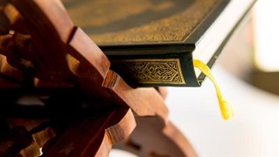 هل هناك وقت معين لقراءة سورة الكهف يوم الجمعة؟