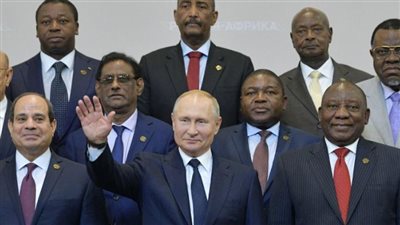 أستاذ علوم سياسية: 
