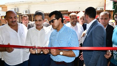 وزير الرياضة ومحافظ الغربية يفتتحان حمام سباحة ومجمع في سمنود