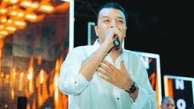 مصطفى كامل يرفع شعار كامل العدد بحفله في الساحل الشمالي (صور) 
