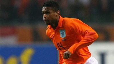 نجم هولندا السابق خلف القضبان لـ7 سنوات.. 
