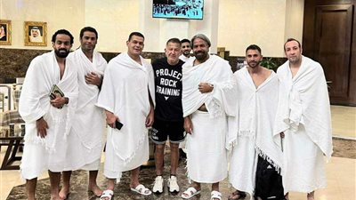 أعضاء الجهاز الفني بالزمالك يؤدون مناسك العمرة 