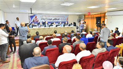 محافظ أسيوط يشهد حفل تكريم عميد طب جامعة الأزهر لبلوغهة سن المعاش