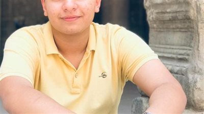 والدة الرابع على الجمهورية علمي علوم تسجد شكرًا لله والطالب:  بر الوالدين سبيل النجاح