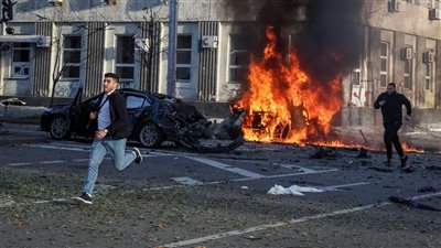وفاة وإصابة 33 شخصًا في قصف روسي على كريفى ريه وسط أوكرانيا