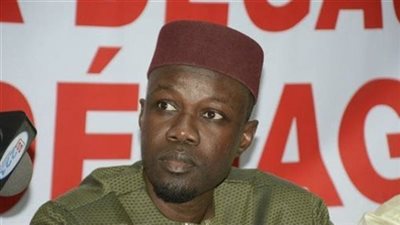 الزعيم السنغالي عثمان سونكو يبدأ إضرابًا عن الطعام بعد اعتقاله