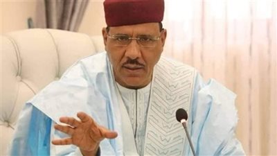 المجلس الانتقالي في النيجر يعتقل عددا من المسؤولين حلفاء بازوم